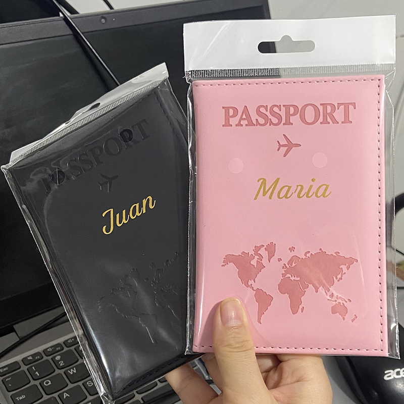 اسم مخصص باللون الذهبي على غطا - مراجعة Travel Accessories Wallet وسعره